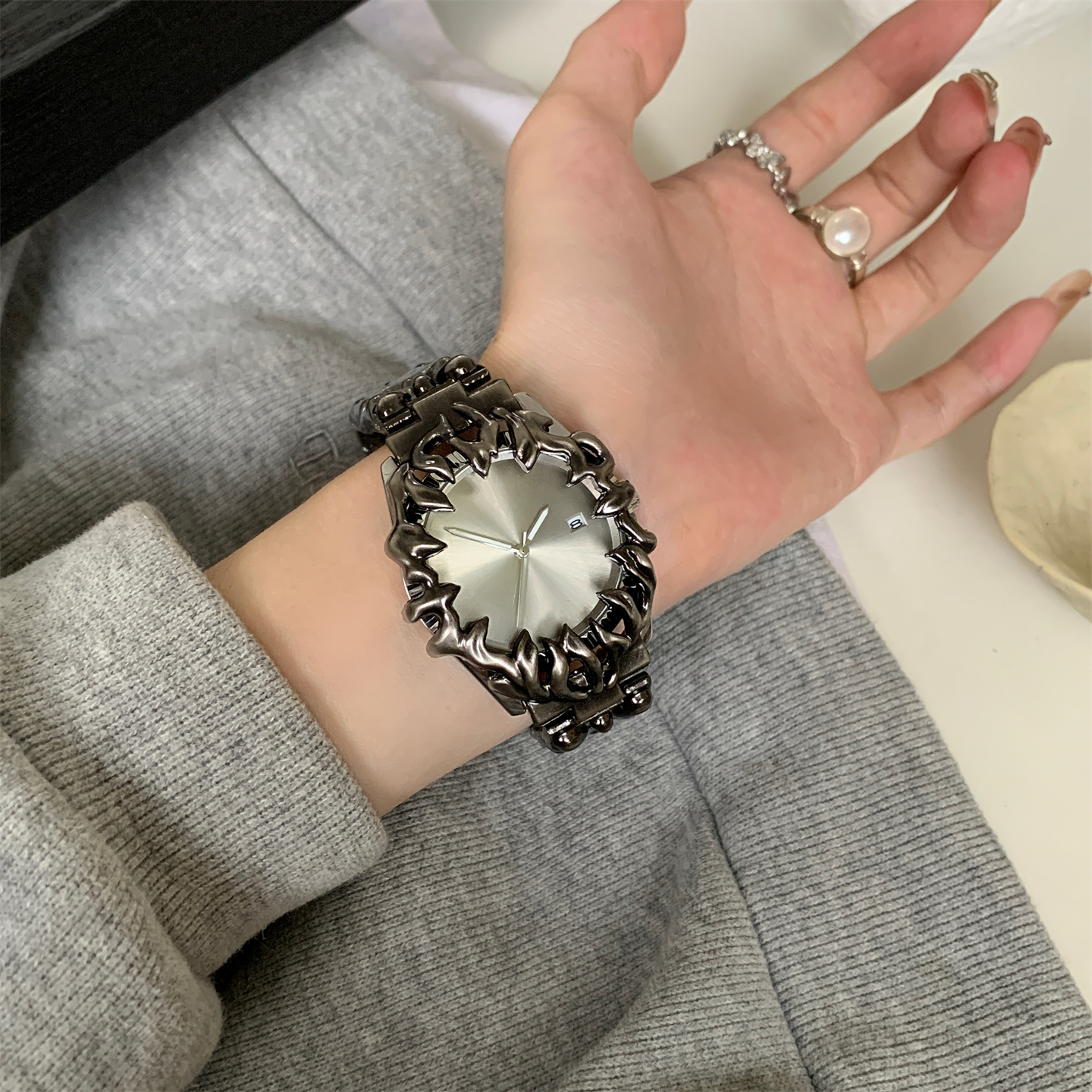 Trend Women Fashion - Small creative new trend of ancient