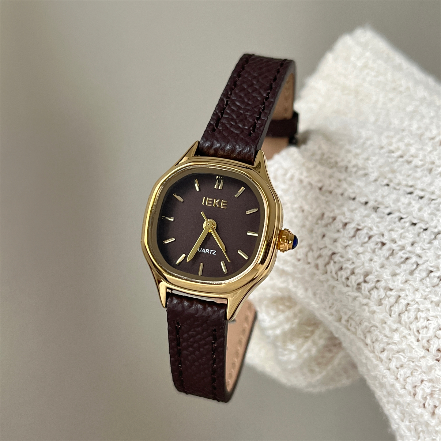 Women Fashion Style - Mid ancient style slim strap watch