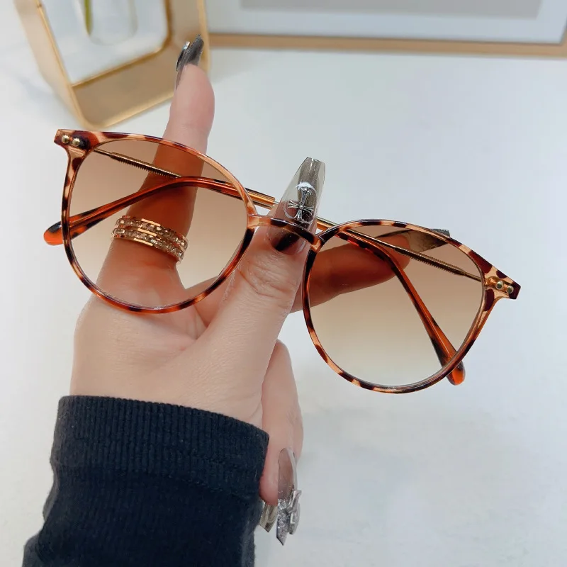 New Round Vintage Sunglasses W - Women'S Fashion Eyeglasses のレビューと価格