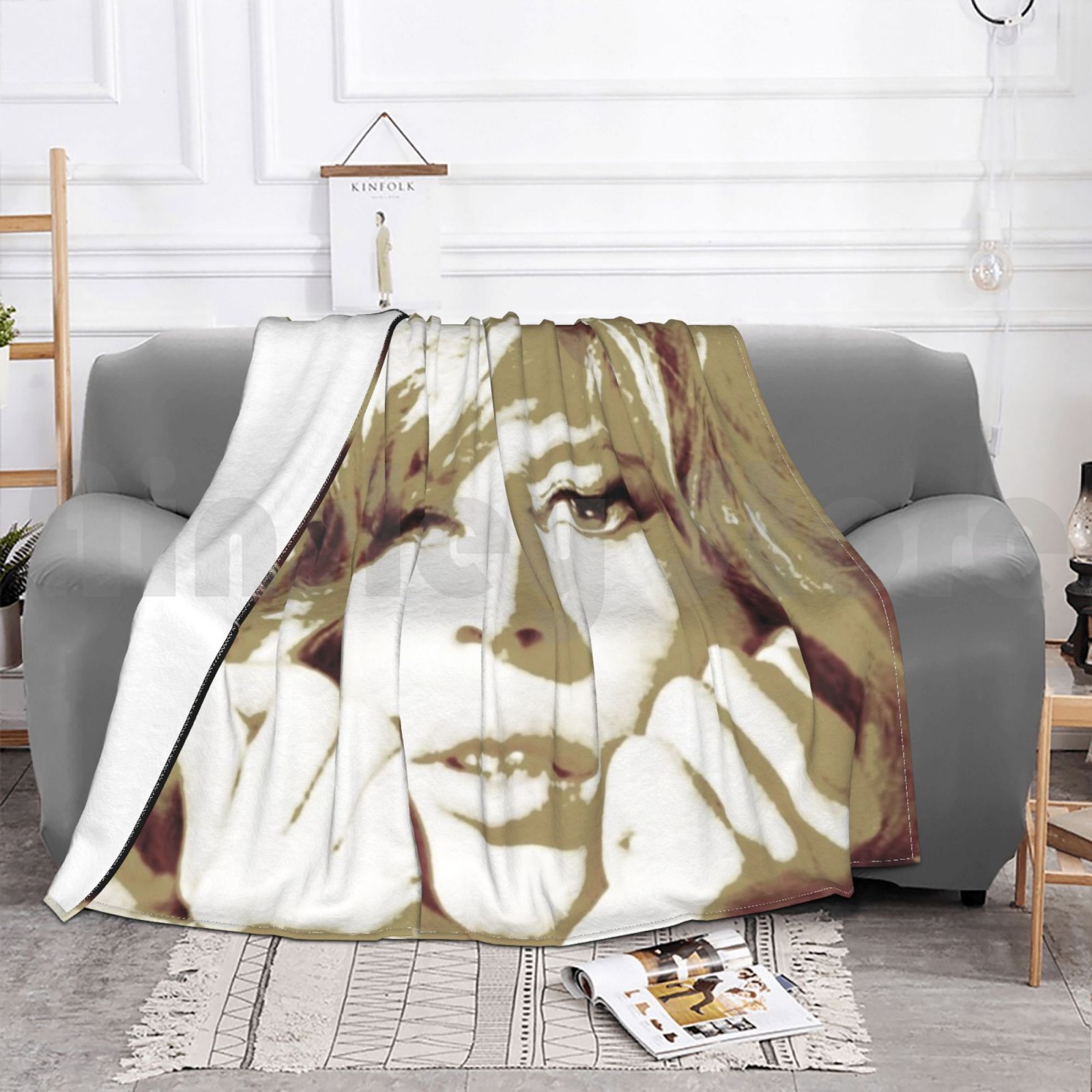 Monica Vitti In Gold Blanket F - Women'S Fashion In The 1960S のレビューと価格