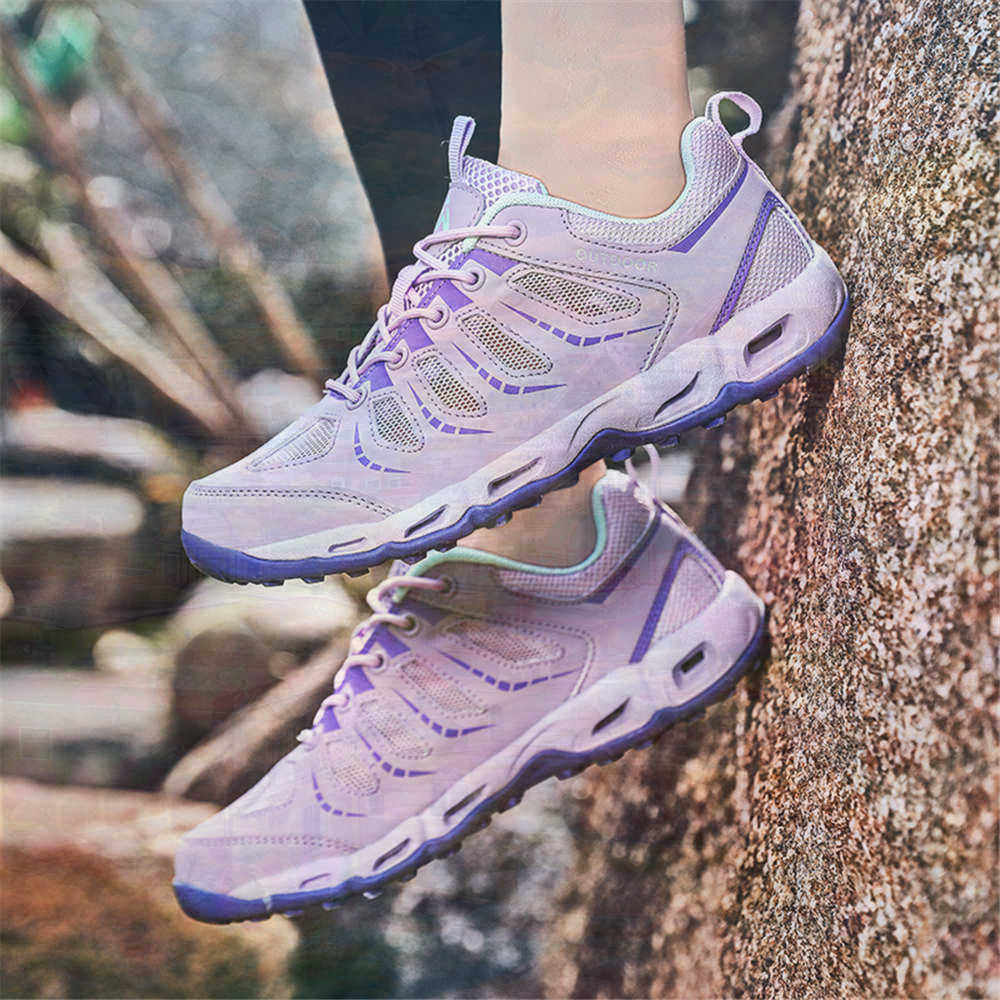 Sumer Round Tip Silver Sneaker - Women Fashion Over 40 のレビューと価格