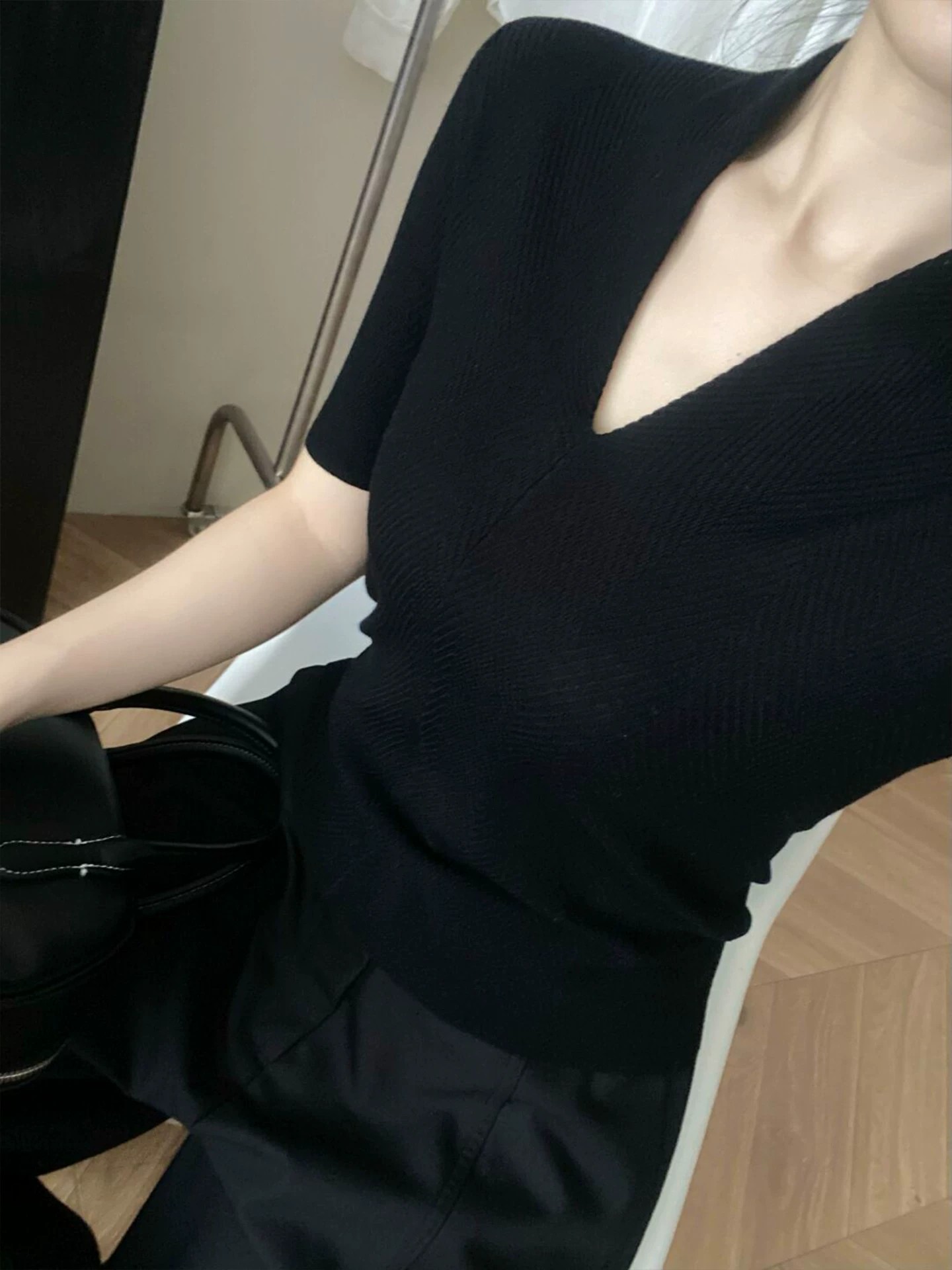 Light Luxury High-End White V- - Women Fashion Style のレビューと価格
